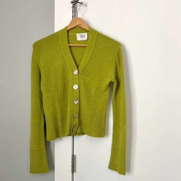 TARA JARMON Yellow Green Crop Sweater Cardigan - Picture 2 of 8